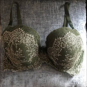 VICTORIAS SECRET BRA